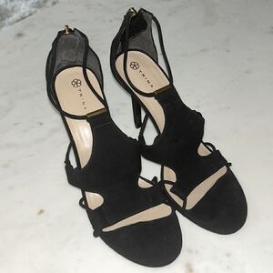 Trina Turk black suede stiletto heels size 6.5‎